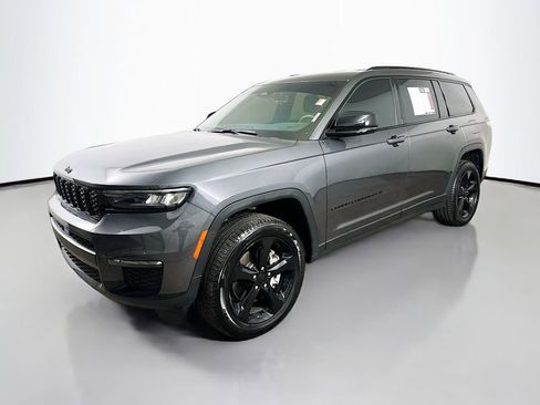 Used 2025 Jeep Grand Cherokee L Limited w/ Black Appearance Package image 3