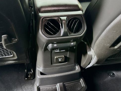 Used 2019 Jeep Wrangler Unlimited Rubicon image 29