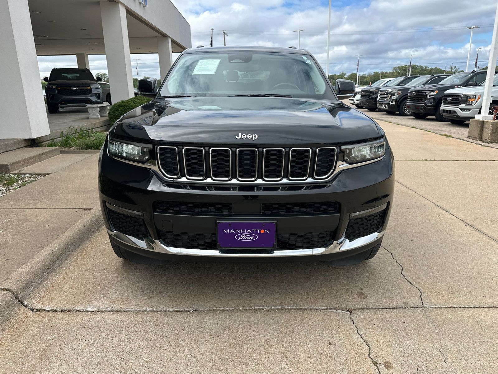Used 2022 Jeep Grand Cherokee L Limited AWD/4WD image 13