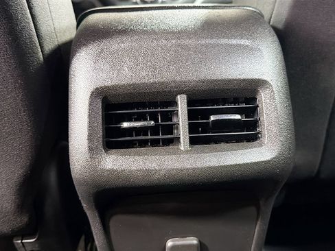 Used 2022 Chevrolet Equinox LT FWD image 24