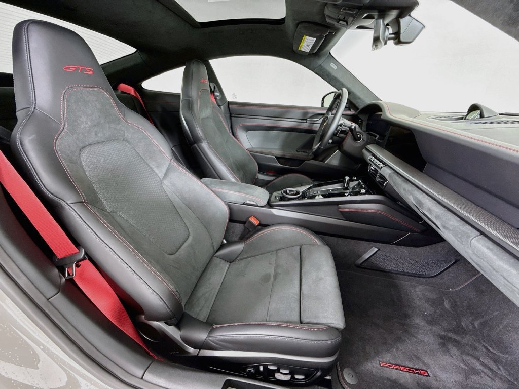Used 2026 Porsche 911 Carrera GTS RWD image 29