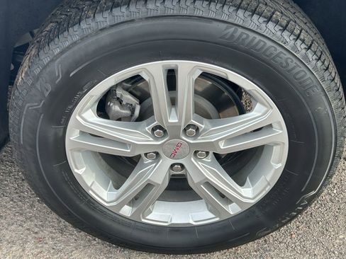 Used 2024 GMC Terrain SLE image 7