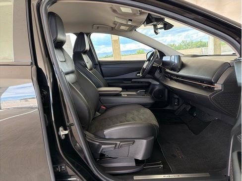 Used 2024 Nissan Ariya AWD image 14