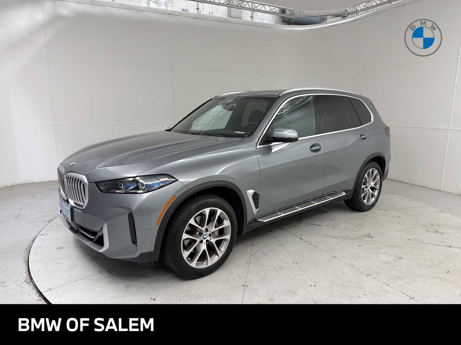 Used 2024 BMW X5 xDrive40i w/ Premium Package AWD/4WD image 1
