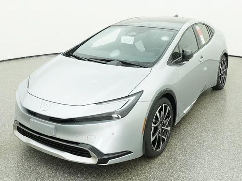 New 2026 Toyota Prius Plug-In Hybrid FWD image 3