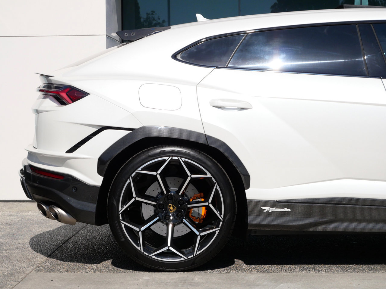 Used 2024 Lamborghini Urus Performante AWD/4WD image 19