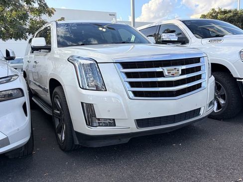 Used 2015 Cadillac Escalade ESV Luxury image 3