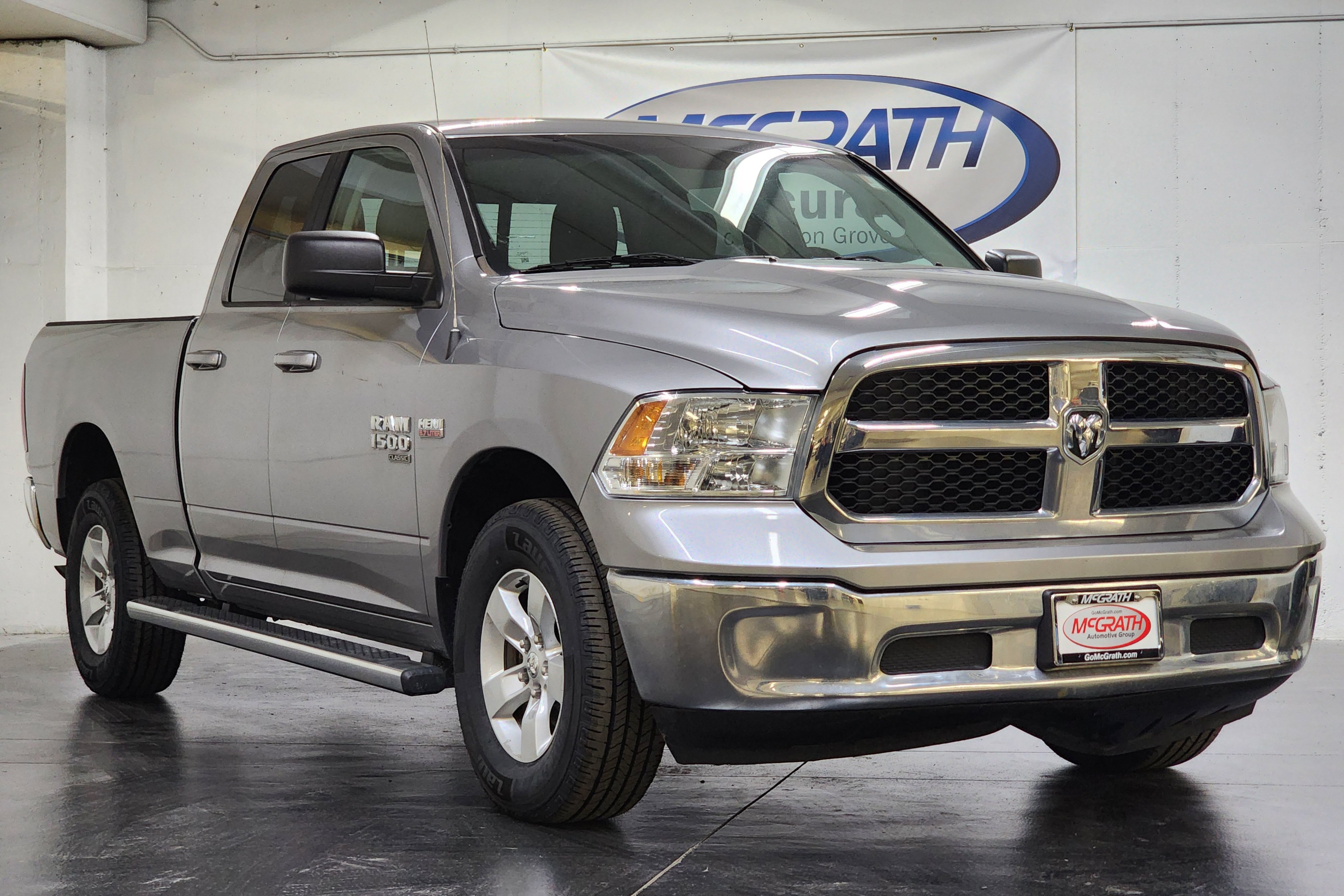 Used 2019 RAM 1500 Classic SLT AWD/4WD image 3