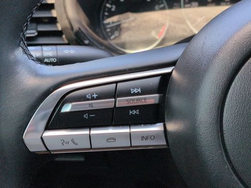 Used 2023 MAZDA MAZDA3 s FWD image 26