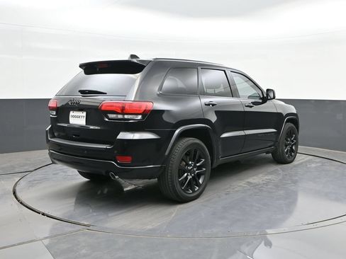 Used 2019 Jeep Grand Cherokee Altitude RWD image 11