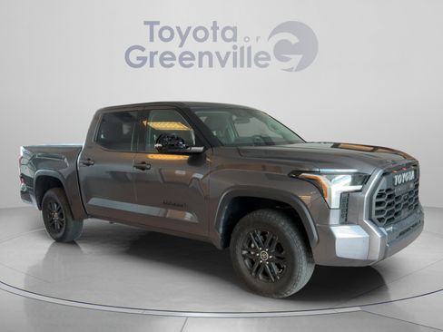 Used 2023 Toyota Tundra SR5 w/ SR5 Premium Package AWD/4WD image 8