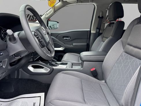 Used 2025 Nissan Frontier SV w/ SV Convenience Package image 9