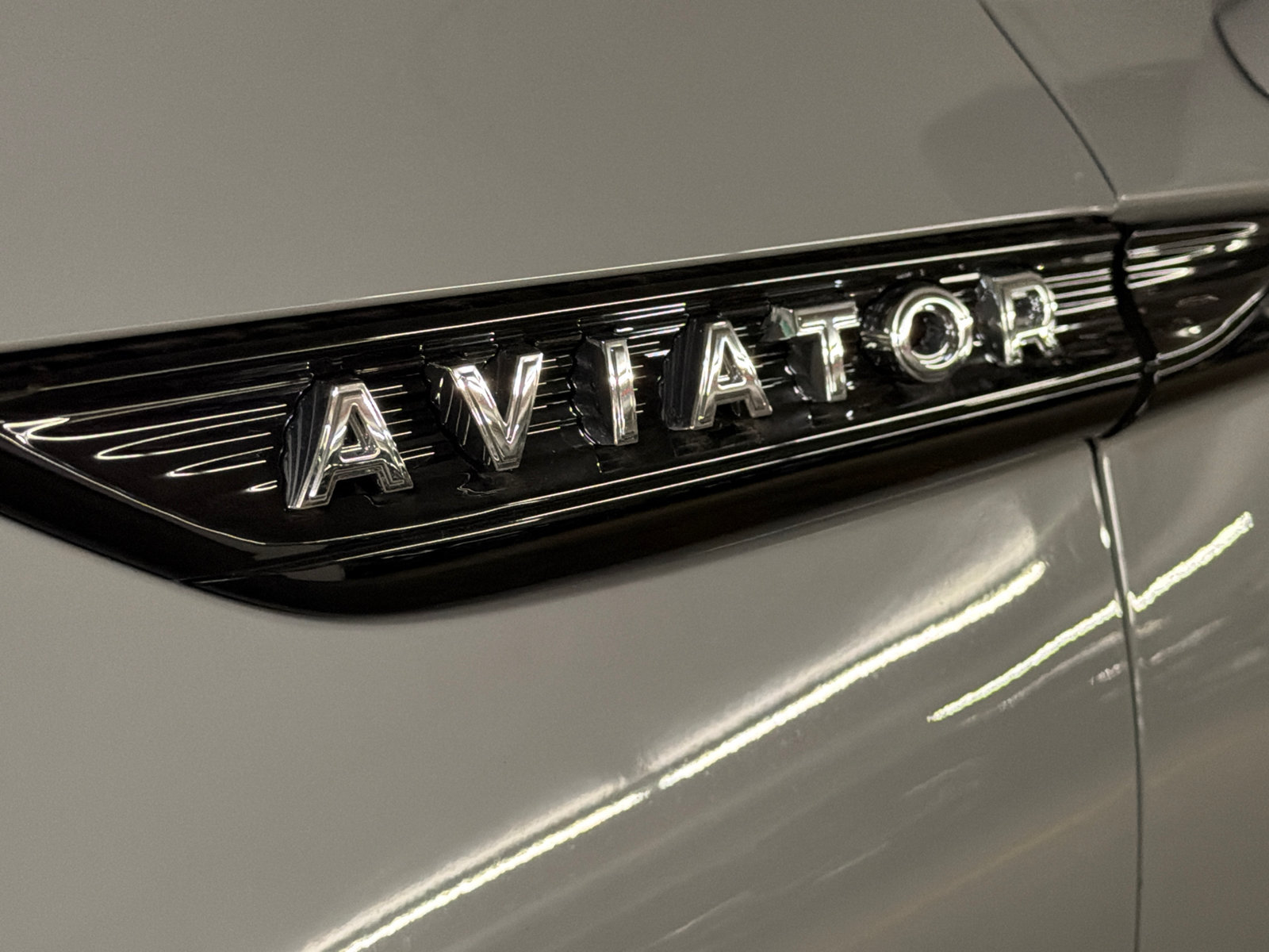 New 2027 Lincoln Aviator Reserve w/ Jet Appearance Package AWD/4WD image 15