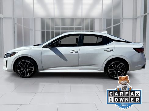 Certified 2025 Nissan Sentra SR FWD image 3