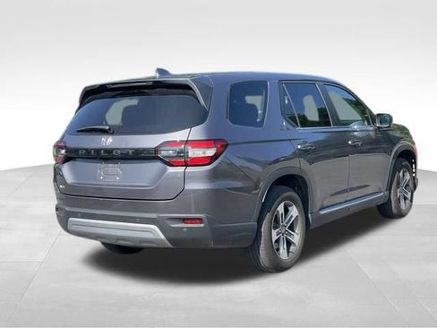 Used 2025 Honda Pilot EX-L image 4