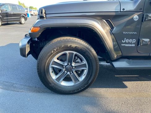 Used 2021 Jeep Wrangler Unlimited Sahara w/ Uconnect 4C Nav & Sound Group image 15