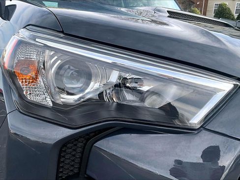 Used 2024 Toyota 4Runner TRD Off-Road Premium image 27