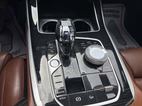 Used 2022 BMW X7 xDrive40i w/ M Sport Package AWD/4WD image 17