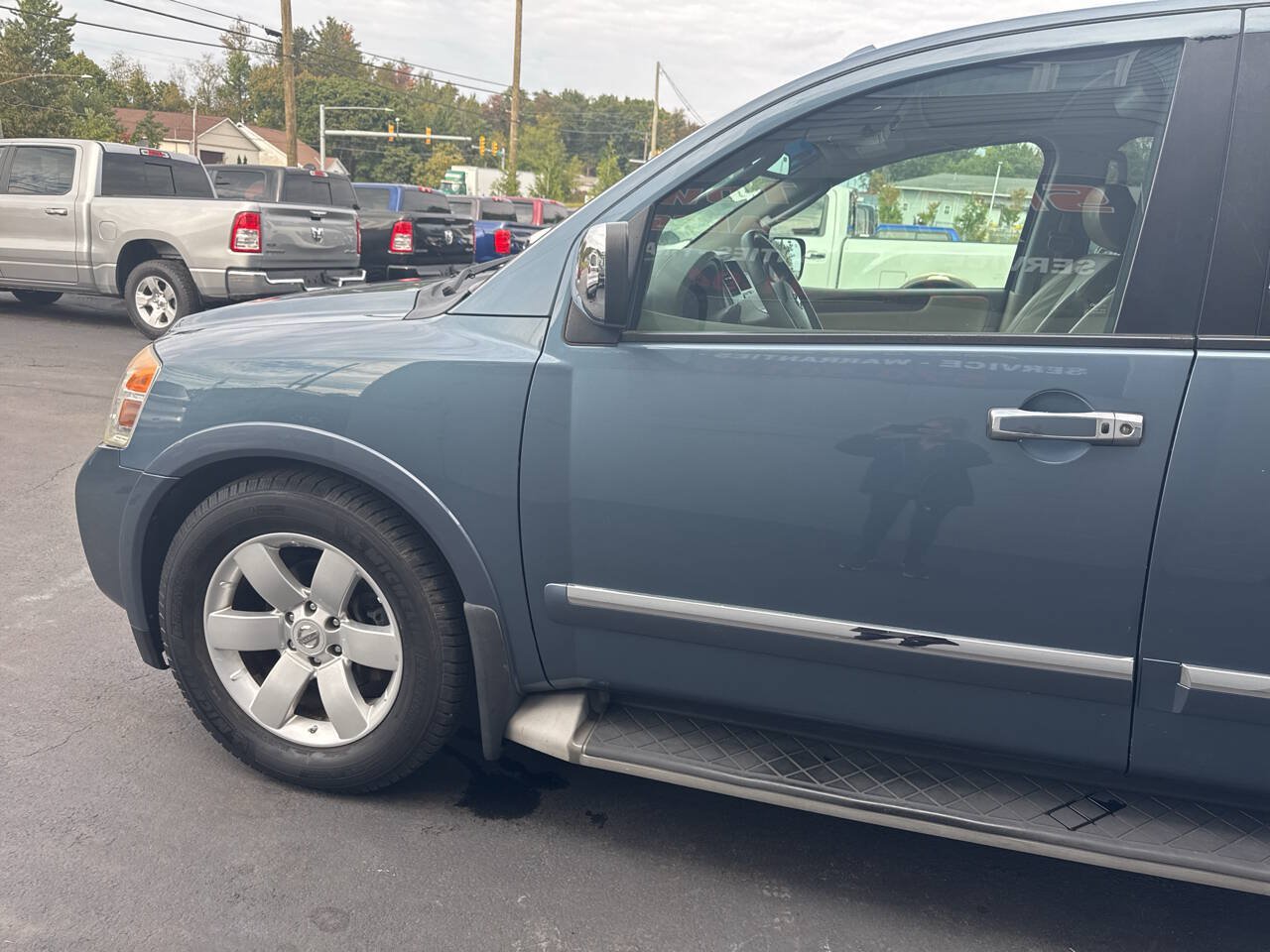 Used 2012 Nissan Armada SL w/ DVD FES Pkg AWD/4WD image 4