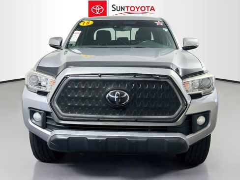Used 2018 Toyota Tacoma TRD Off-Road AWD/4WD image 10