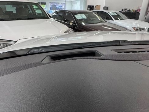 Used 2018 Cadillac Escalade ESV Premium Luxury AWD/4WD image 27