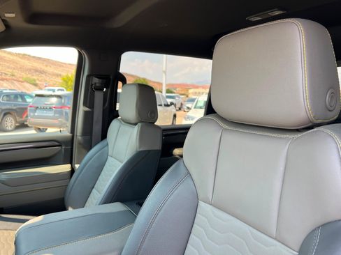 Used 2026 Chevrolet Silverado 2500 ZR2 AWD/4WD image 18