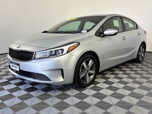 Used 2018 Kia Forte LX w/ LX Popular Package FWD image 2