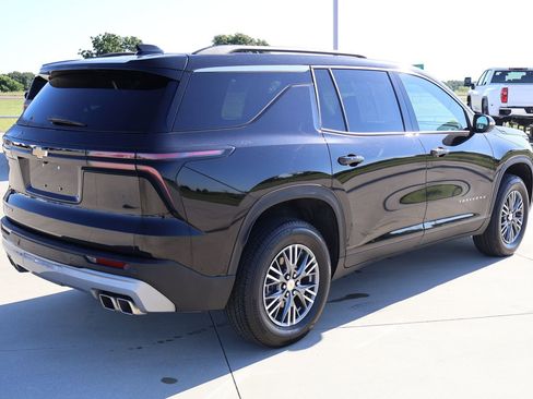 Used 2026 Chevrolet Traverse LT FWD image 6