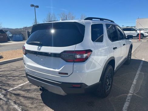 Certified 2025 Honda Pilot TrailSport image 15