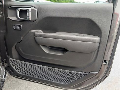 New 2025 Jeep Gladiator Sport image 32