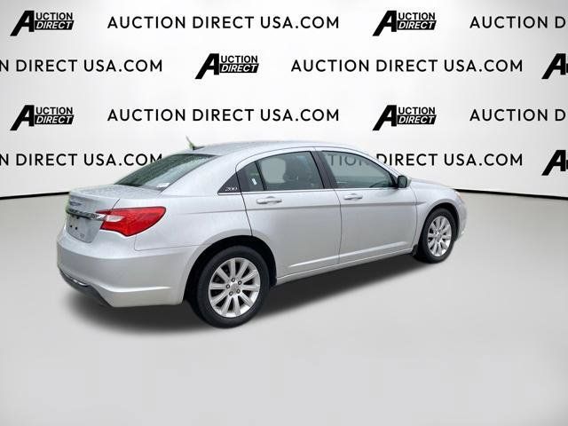 Used 2012 Chrysler 200 Touring FWD image 9