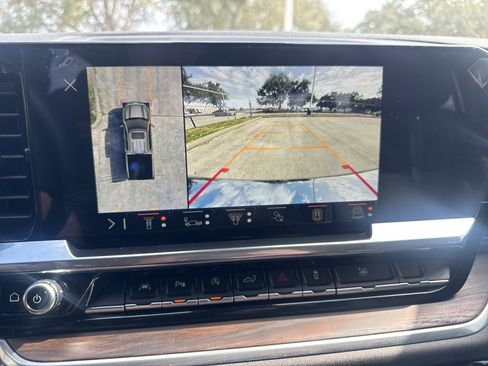 Used 2026 GMC Sierra 1500 SLT image 18