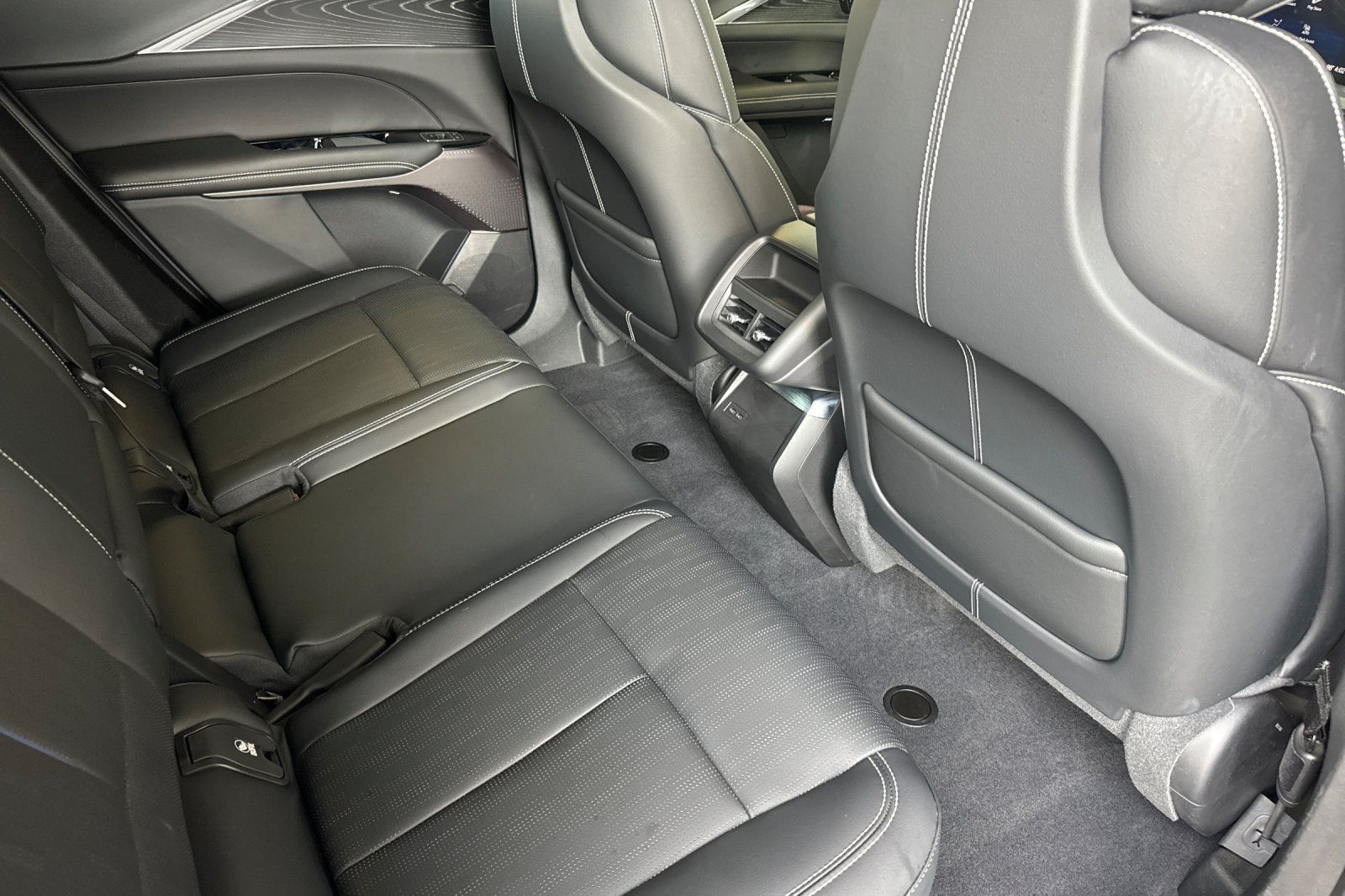 Certified 2024 Cadillac Lyriq Luxury RWD image 17