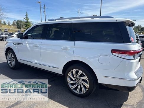 Used 2023 Lincoln Navigator Reserve AWD/4WD image 8