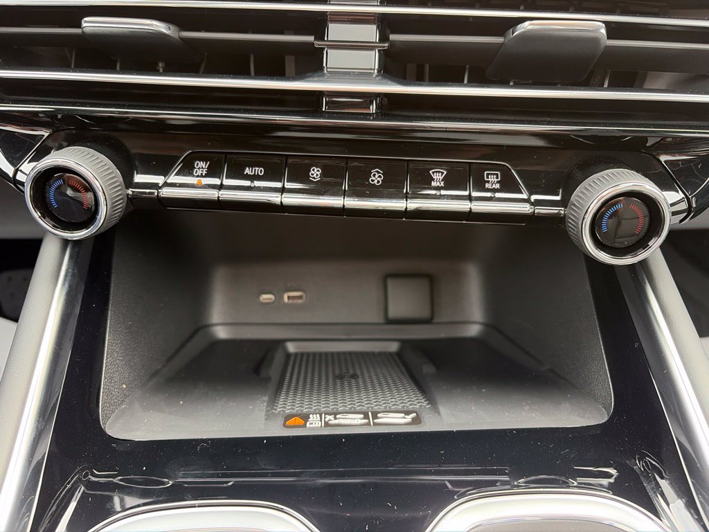 New 2027 Chevrolet Traverse RS AWD/4WD image 16