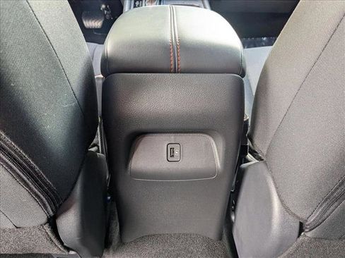 Certified 2025 Nissan Sentra SR FWD image 16
