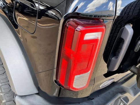 Used 2023 Ford Bronco 4-Door AWD/4WD image 28