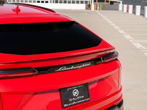 Used 2019 Lamborghini Urus image 11