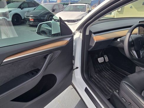 Used 2022 Tesla Model Y Performance image 54