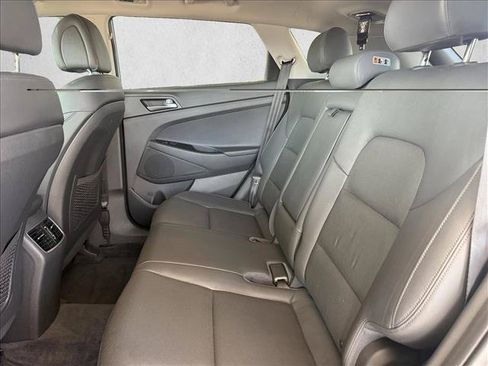 Used 2016 Hyundai Tucson Limited w/ Option Group 03 FWD image 10