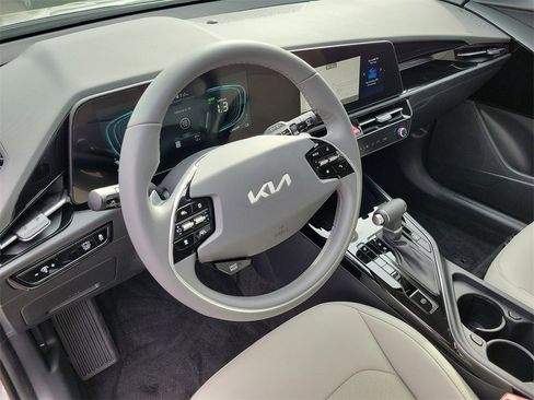 New 2026 Kia Niro EX image 22