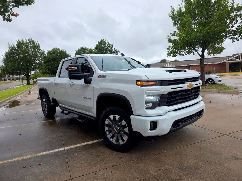 Used 2024 Chevrolet Silverado 3500 LT w/ Texas Edition AWD/4WD image 3