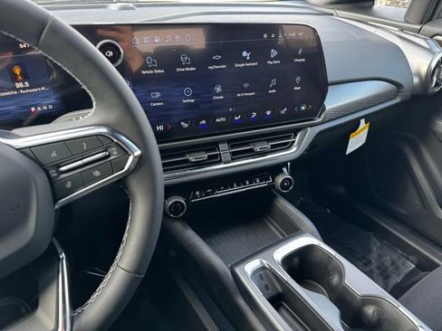 New 2026 Chevrolet Equinox EV LT image 15