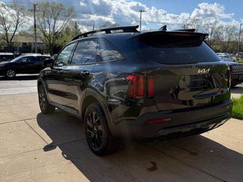 Used 2022 Kia Sorento S w/ Panoramic Sunroof Package image 5