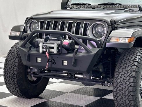 Used 2019 Jeep Wrangler Unlimited Sahara w/ Safety Group image 6