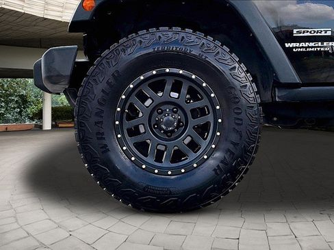 Used 2016 Jeep Wrangler Unlimited Sport w/ Max Tow Package AWD/4WD image 7