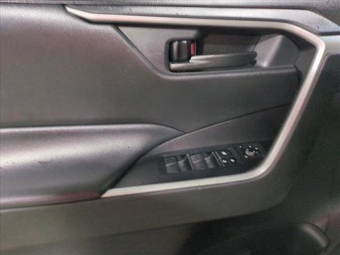 Certified 2020 Toyota RAV4 LE FWD image 11