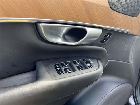 Used 2024 Volvo XC90 B6 Plus w/ Protection Package Premier image 18
