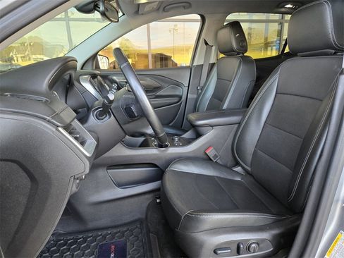 Used 2024 GMC Terrain SLT image 10