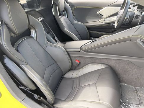 Used 2022 Chevrolet Corvette Stingray Premium Cpe w/ Z51 Performance Package RWD image 9